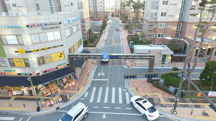 주출입구